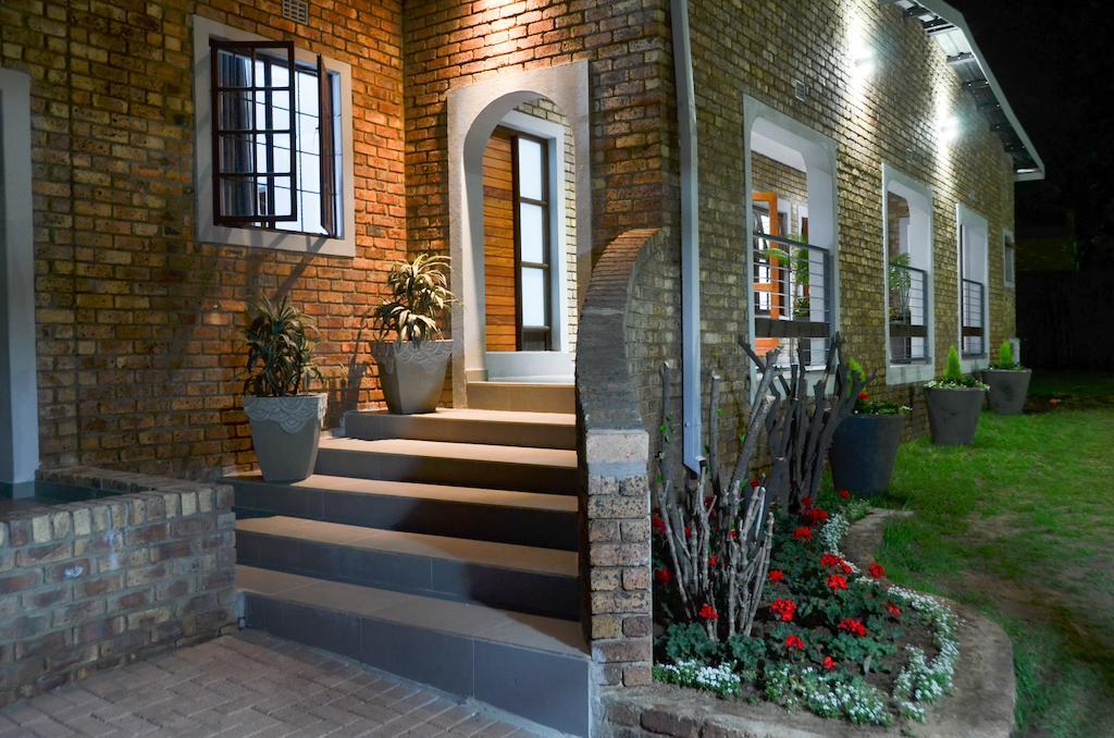 Yalla Yalla Boutique Hotel ウィットバンク エクステリア 写真